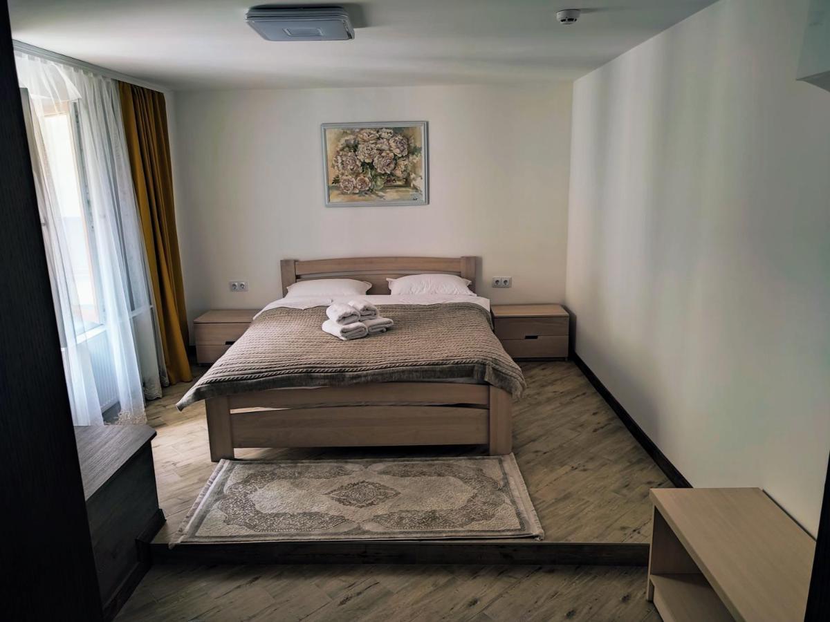 Готель-Ресторан "Олеся" Berehove  Extérieur photo