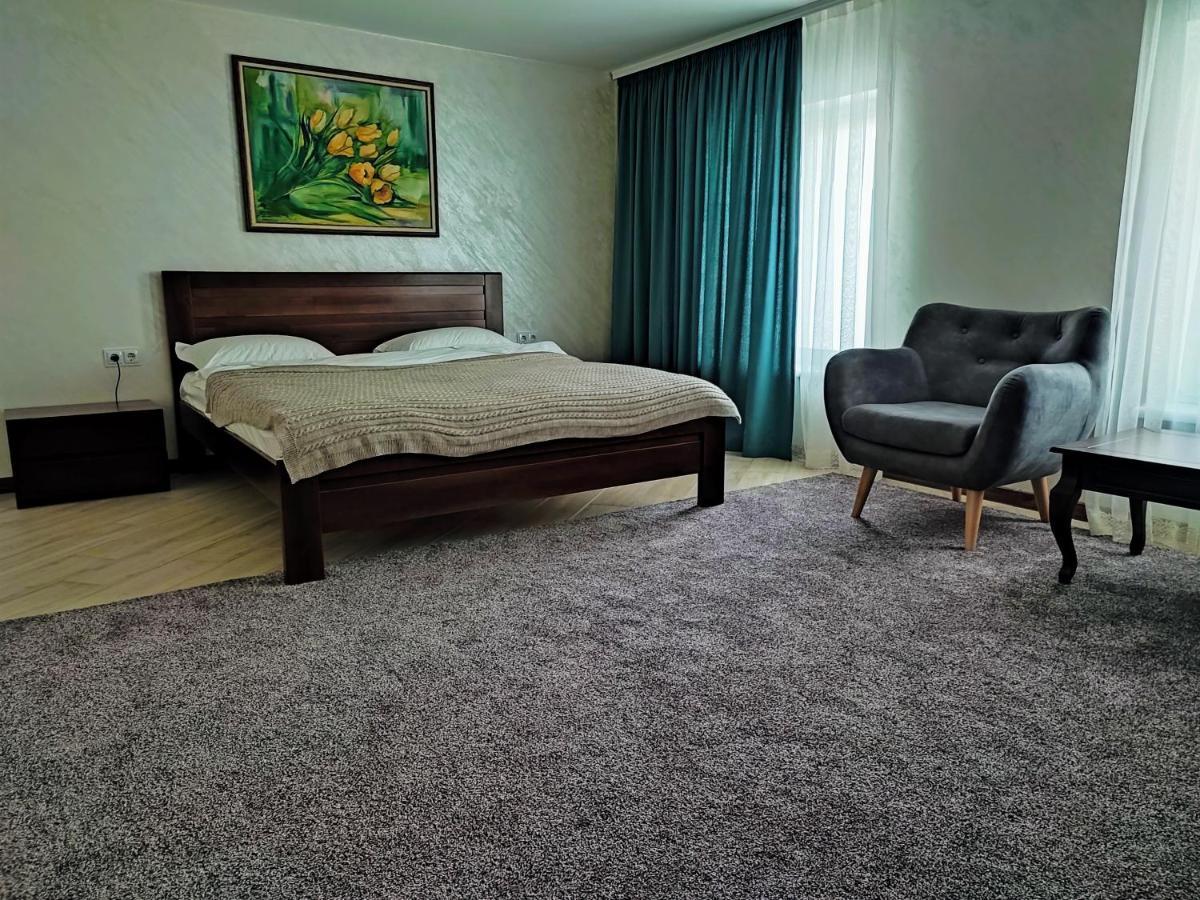 Готель-Ресторан "Олеся" Berehove  Extérieur photo