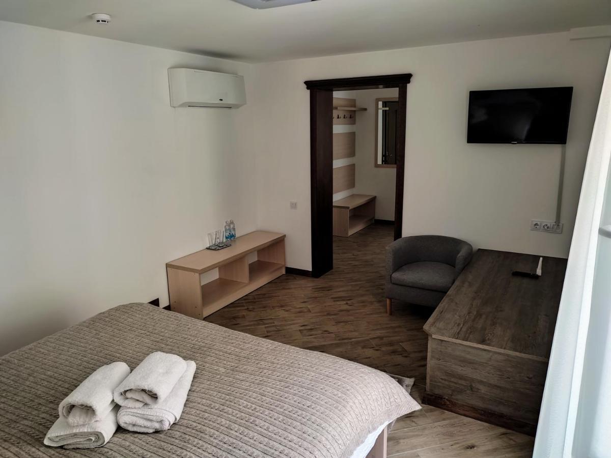 Готель-Ресторан "Олеся" Berehove  Extérieur photo