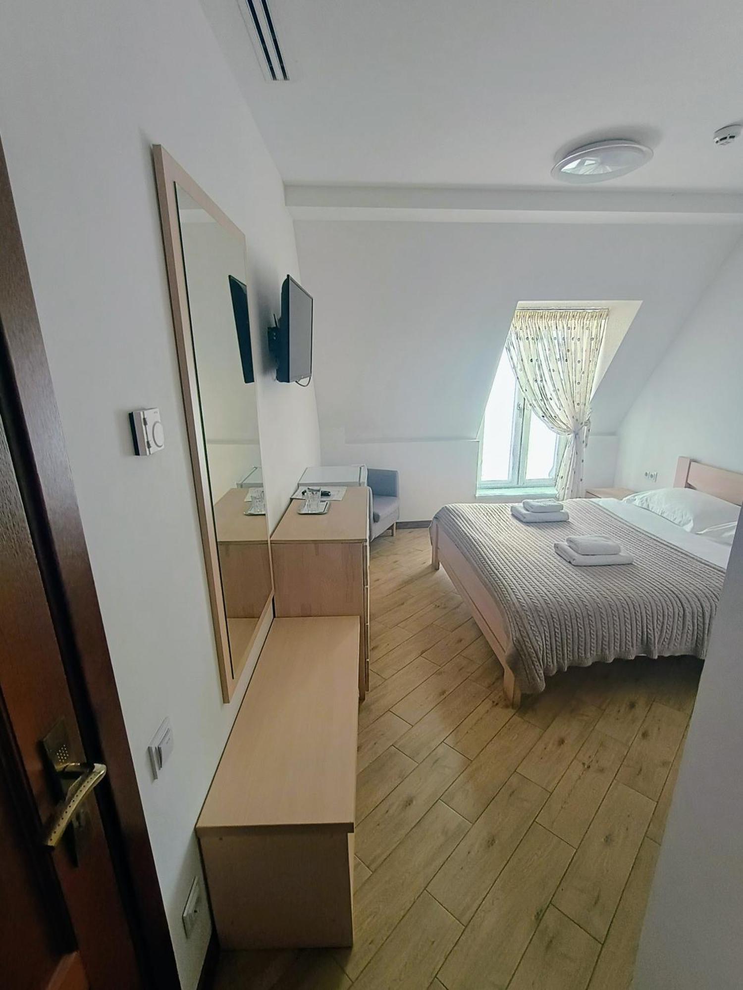 Готель-Ресторан "Олеся" Berehove  Extérieur photo